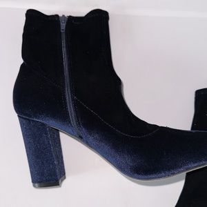NWT Madden girl Velvet Blue Boots Size 8